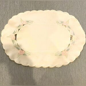 VTG Set of 4 Oval Cotton Placemats with Scalloped Edges and Embroidery
